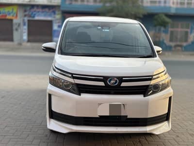 Toyota Voxy 2016