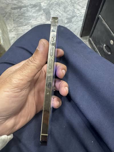 I phone 13pro orignal phone gold colour 128bg  75% Batrey helth