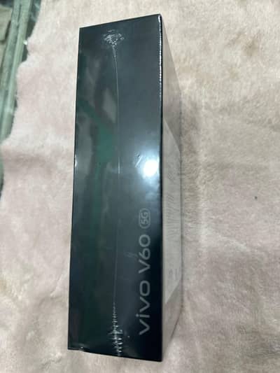 Vivo v 60 12/512 Gold