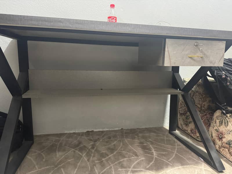 Office Table 0