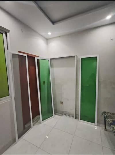 Aluminum Sliding Trippl Door, 10/10 Condition