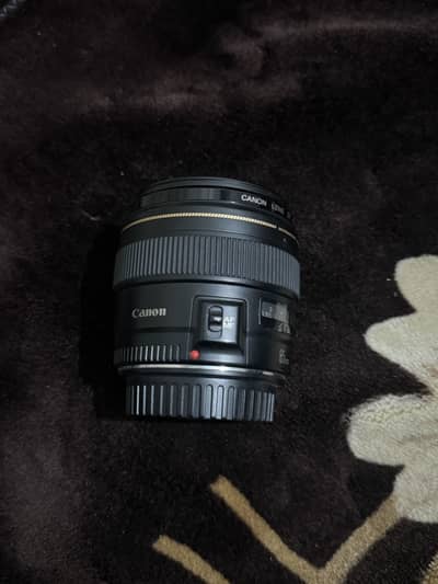 Canon 85mm f/1.8 Portrait Lens – Excellent Condition