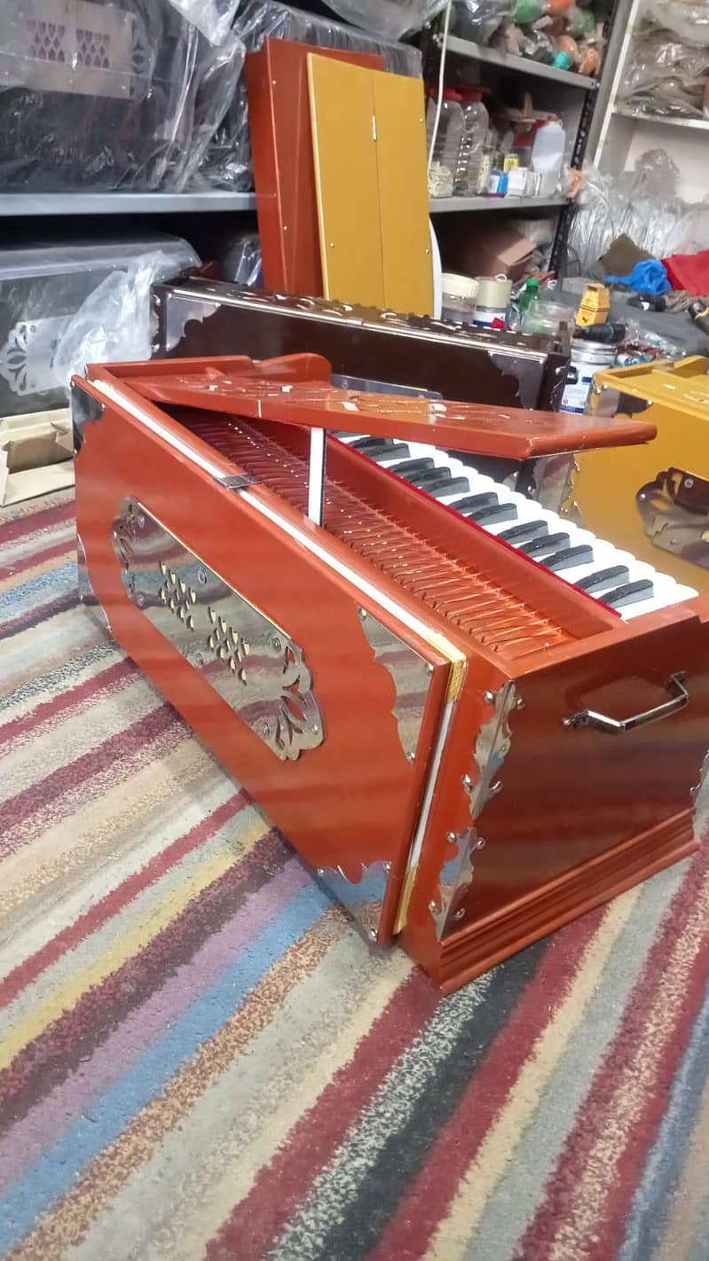 نیے اور پرانے میوزیکل انسٹومینٹس کہ لیے تشریف لائیں 5