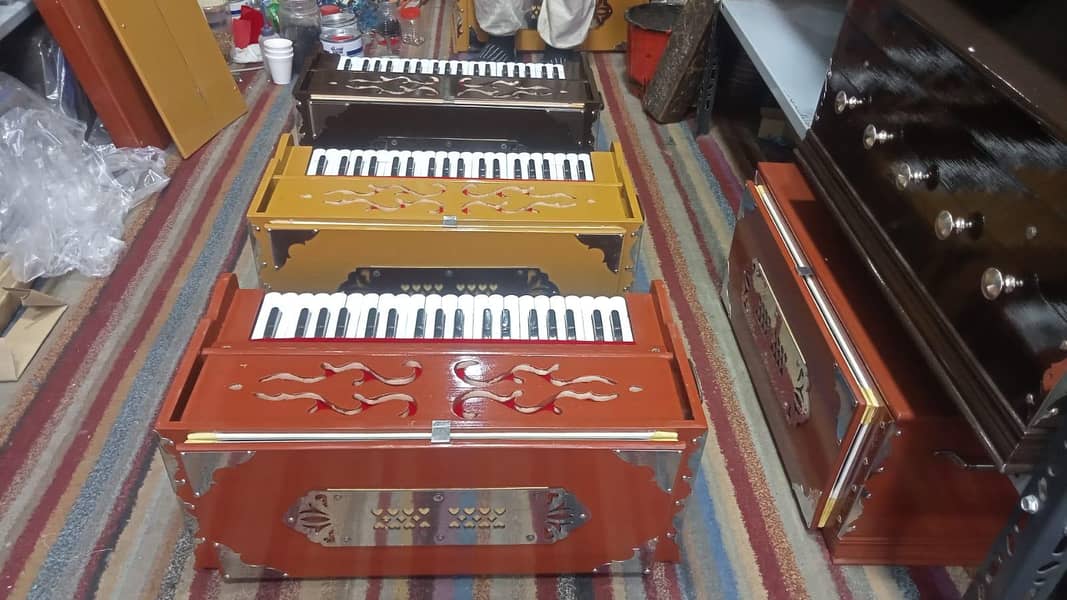 نیے اور پرانے میوزیکل انسٹومینٹس کہ لیے تشریف لائیں 9