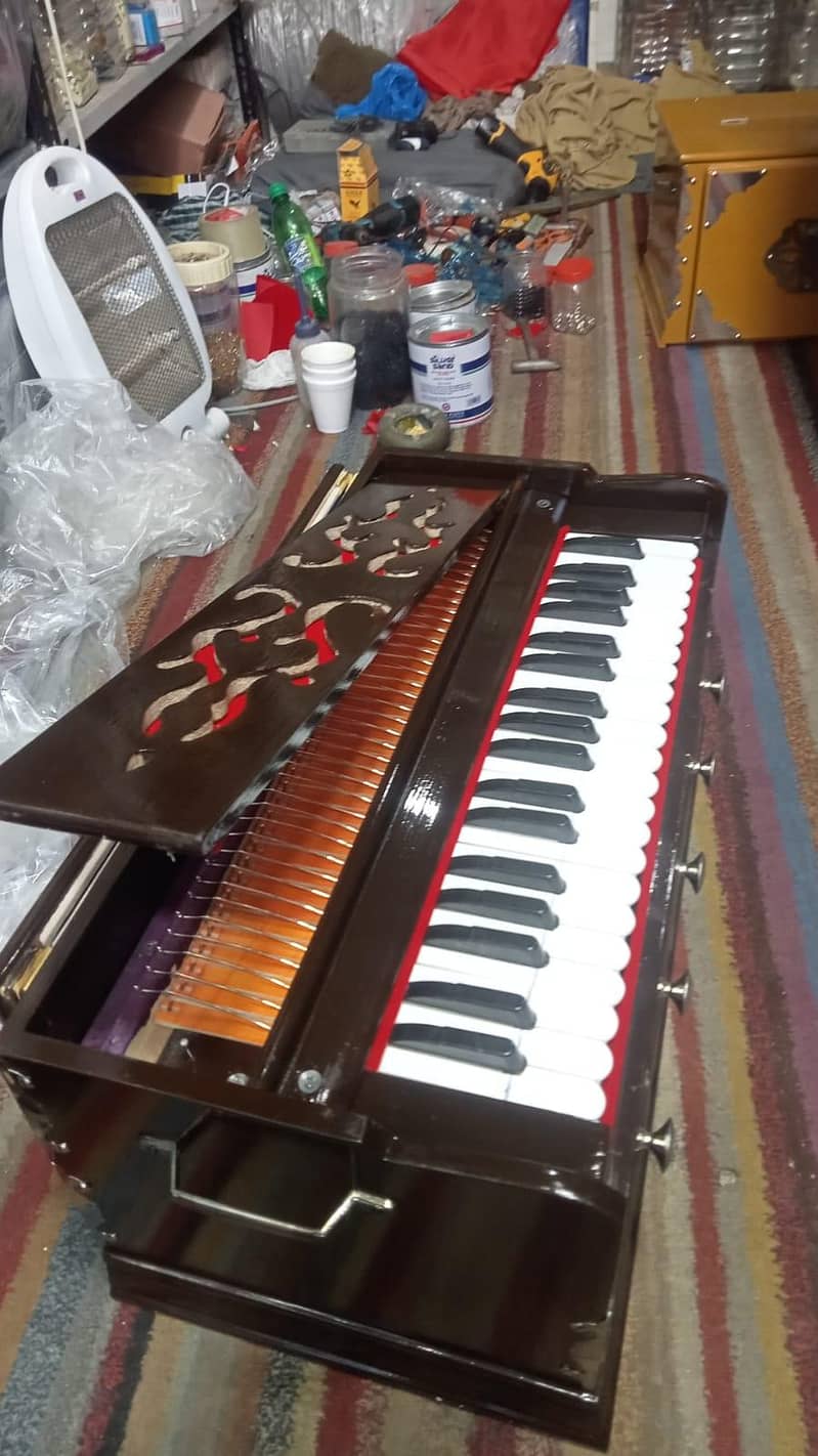 نیے اور پرانے میوزیکل انسٹومینٹس کہ لیے تشریف لائیں 10