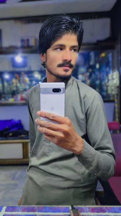 10/10 condition he with original charger