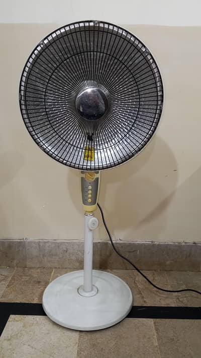Sun heater with stand