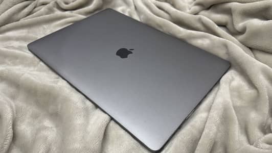 MacBook Pro 2018 | i7 | Touch Bar | 256GB SSD | Price Negotiable