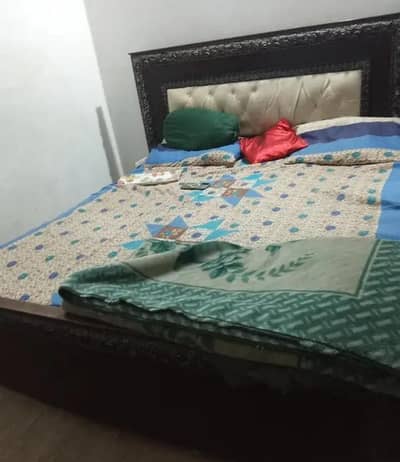 KING SIZE BED GOOD CONDOTION