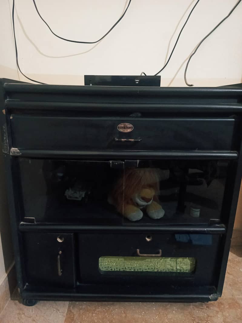 computer table , tv table 0