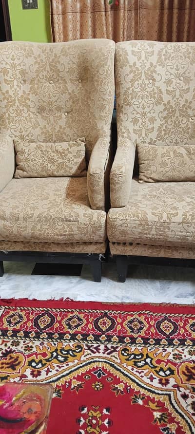 Beautiful & Elegant Sofa Chairs for Sale (Excellent Condition)