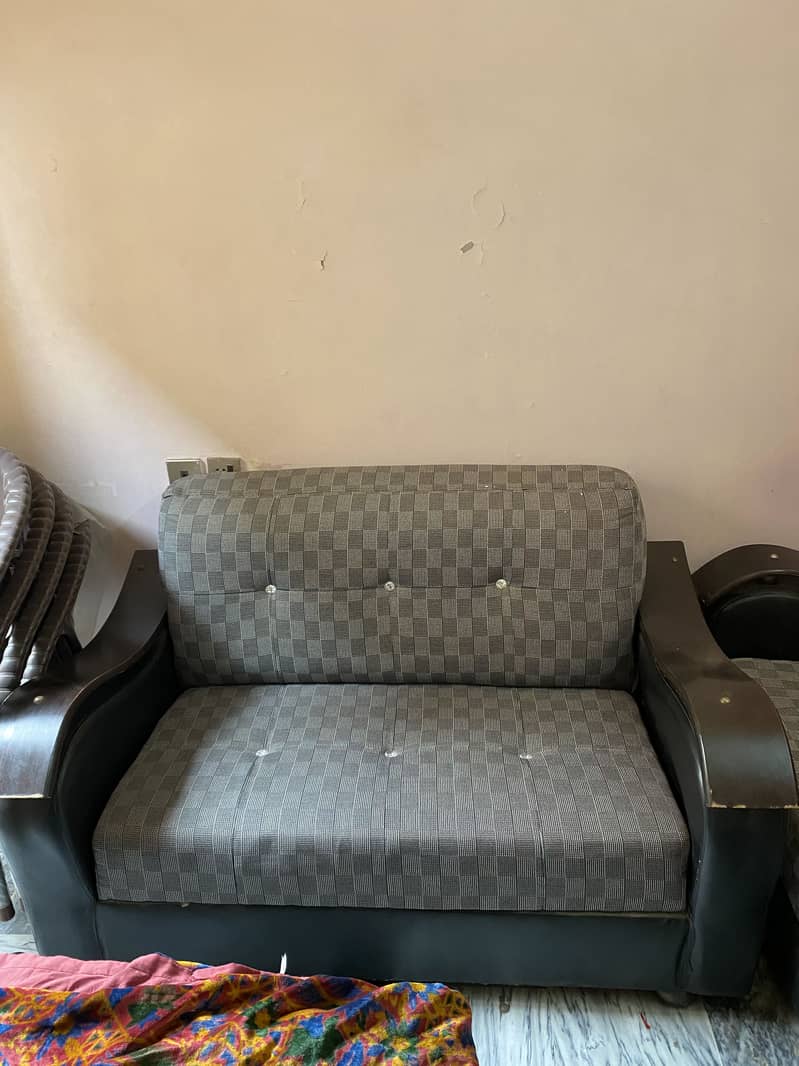 Completely Sofa Set good condition 2