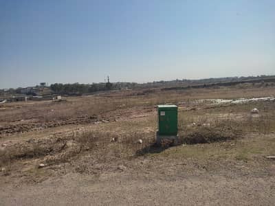 30x60 7 Marla Street 70 plot for Sale G-14/2