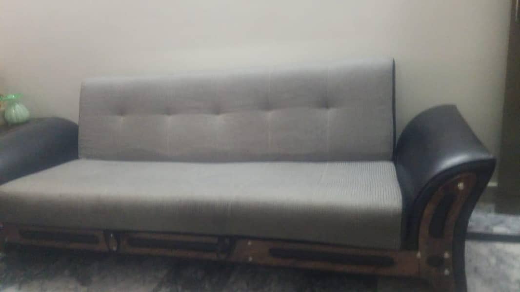 sofa comebed 1