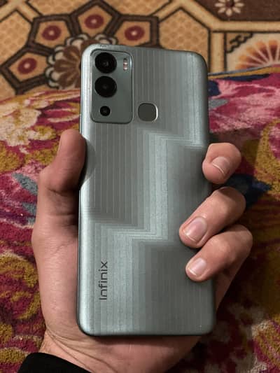 Iinfinix hot 12i