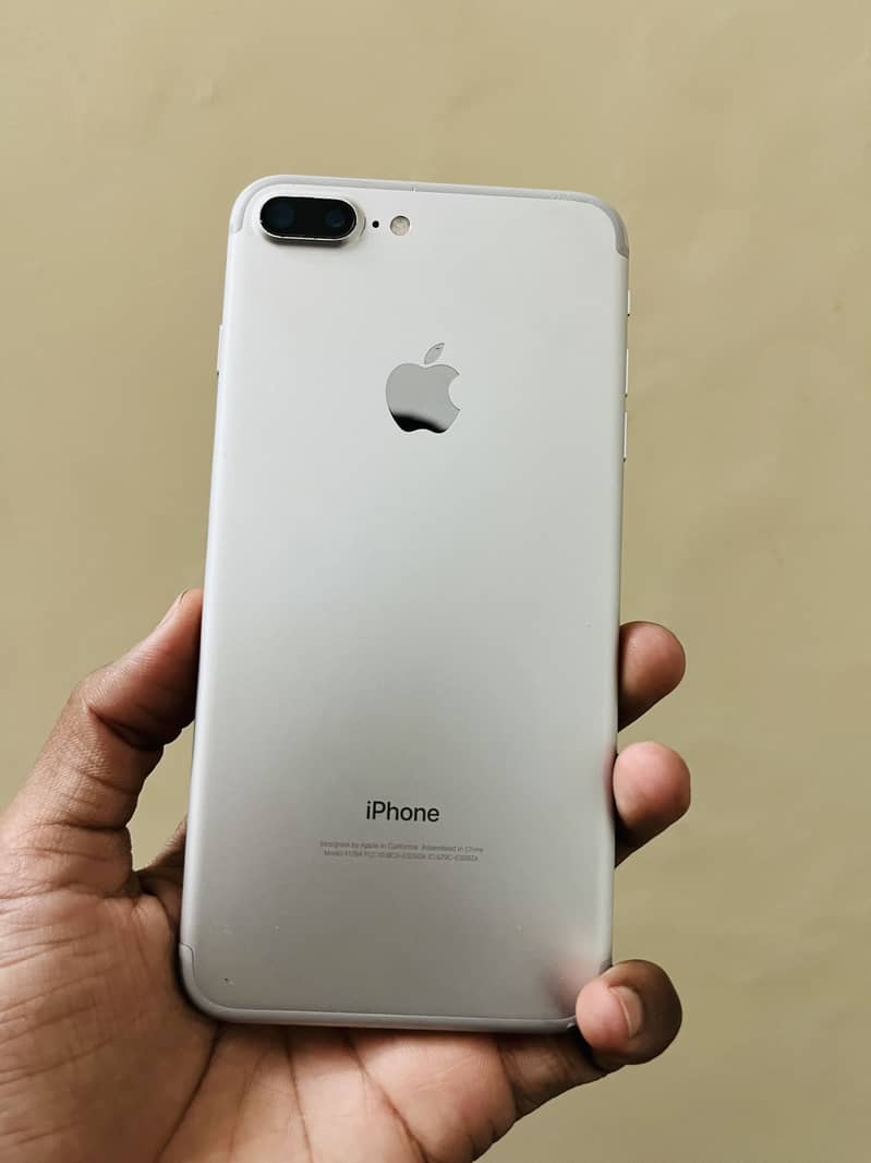 Silver Iphone 7+ 3