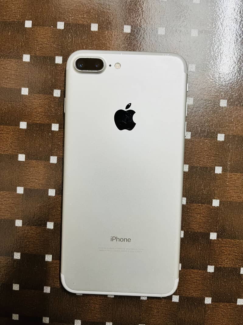Silver Iphone 7+ 4
