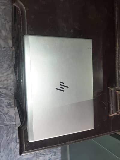 hp elitebook 830 g5 i5 7th 8gb 256gb 1 hour battery