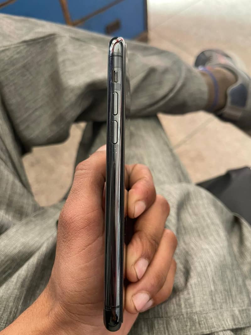 Iphone 11 pro 4