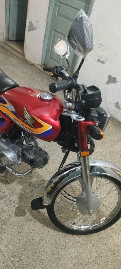 bike bilkul saf he is nbr p call krna,0,3,1,3,8,7,0,5,2,1,2