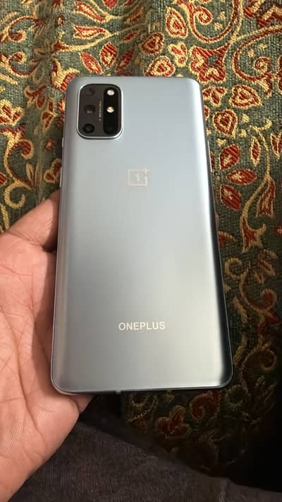 One plus 8t 12/256 good condition 10/10 mob ha