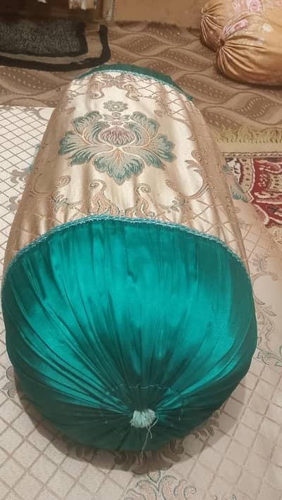 Premium Quality Soft Pillow for Sale - Excellent Condition