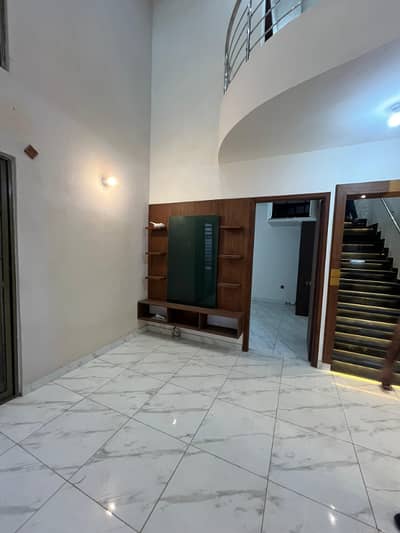 3 Bed DD Flat & Duplex Stylish Modern