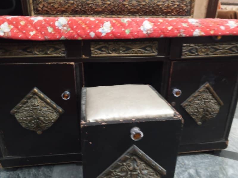 dressing table 1