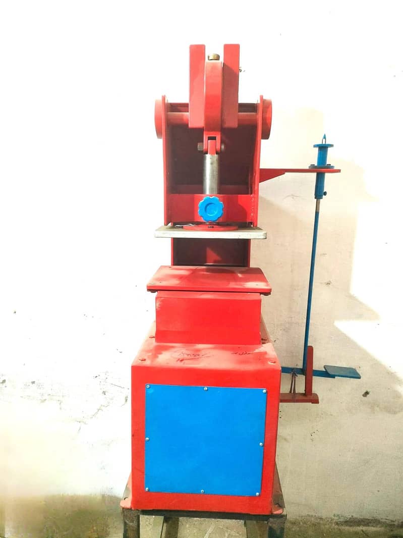 چپل بنانے والی مشین 0