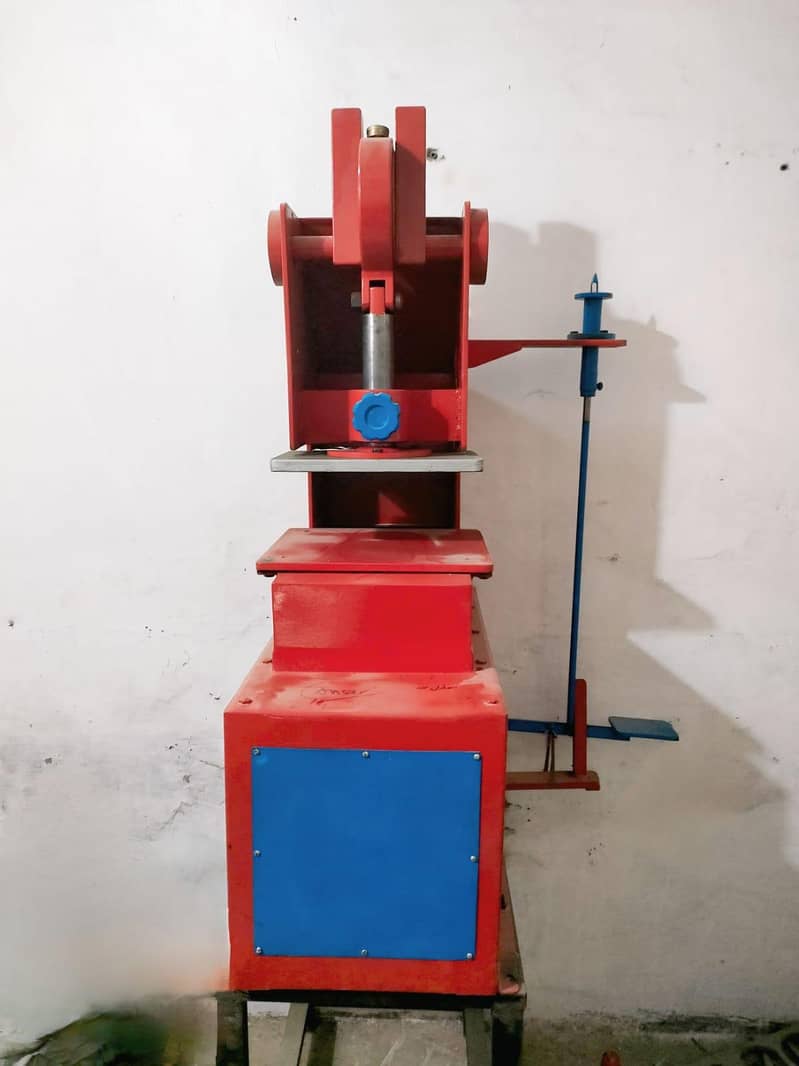 چپل بنانے والی مشین 4