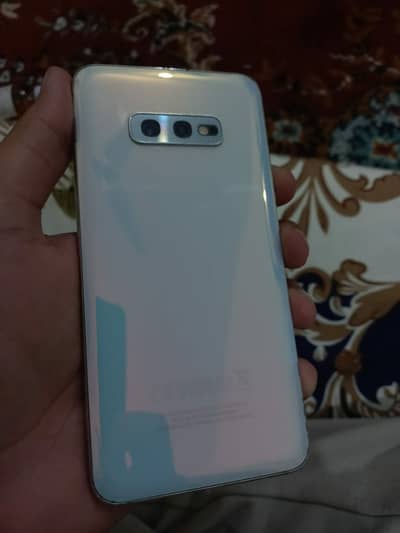 Samsung s10e