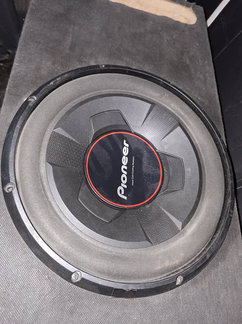 subwoofer 0
