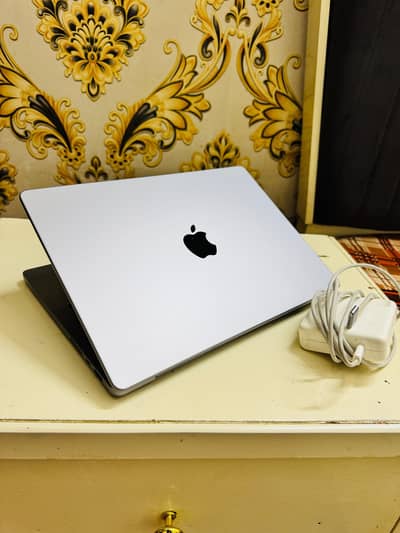 MacBook pro M1 2021_16"inch | 32GB | 512GB SSD