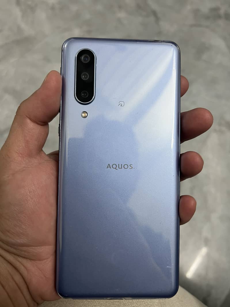 Aquos Zero 5g Basic 1