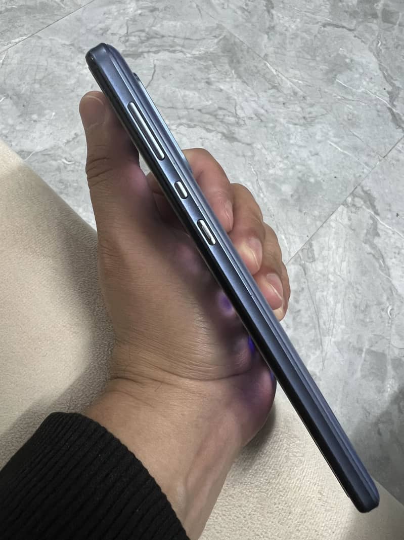 Aquos Zero 5g Basic 2