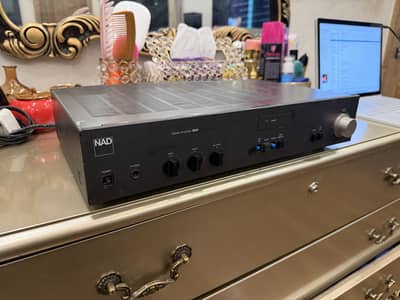 NAD Stereo Amplifire