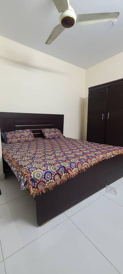 king size bed & Wardrobe Almari
