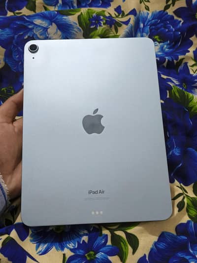 iPad Air 6 M2 Chip 11 Inches 128GB New Condition With Box Accessories