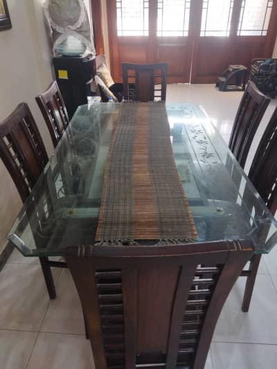Dining table Urgently for Sale