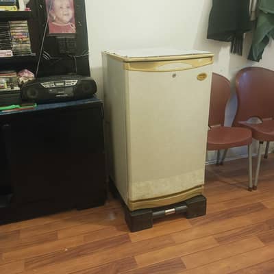 TOSHIBA REFRIGERATOR  SMALL SIZE