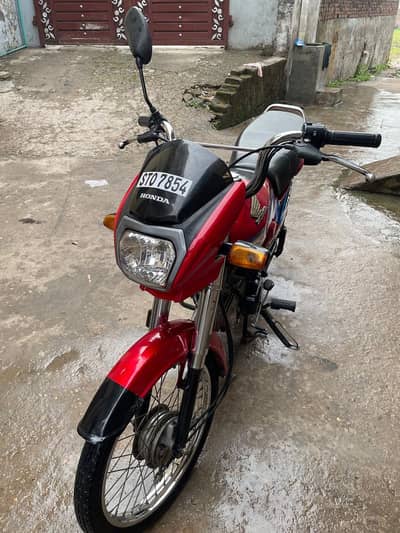 Honda CD 70 Dream – 29,900 km Driven – Excellent Condition