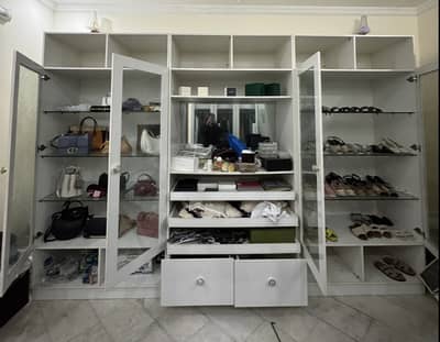 Spacious Huge Cupboard Premium Material