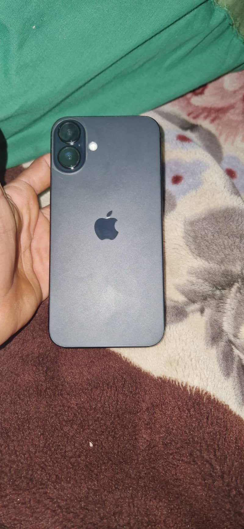 iPhone 16 plus 2