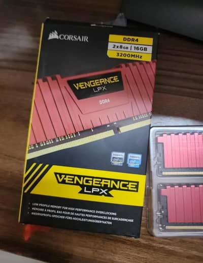 Corsair 16Gb Ram 8X2 3200MHZ Red