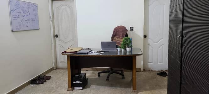 Executive Wooden Office Table - Unbreakable Glass