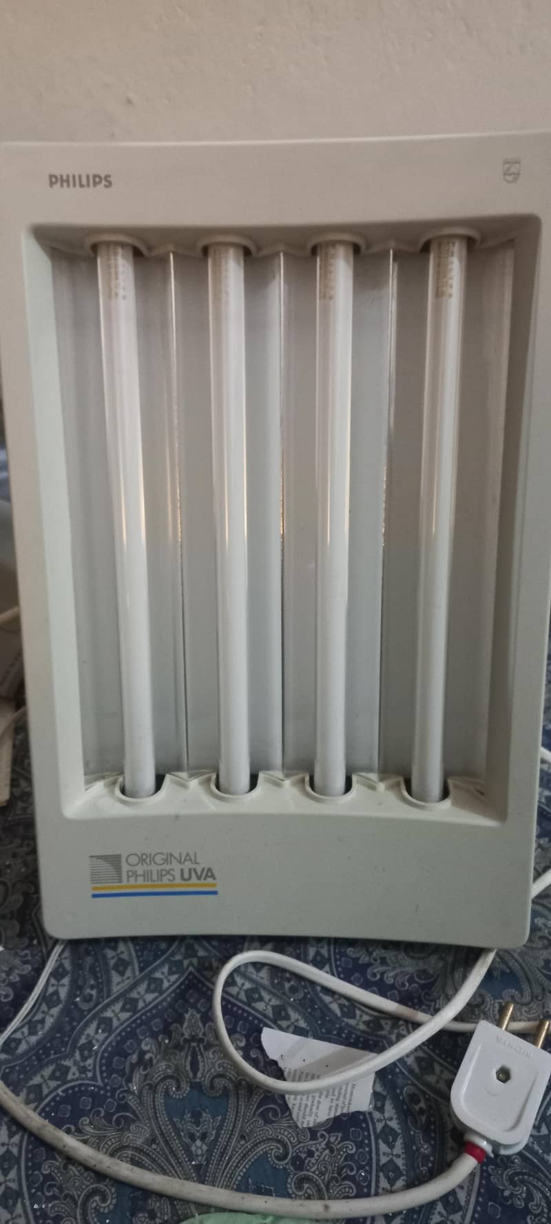 Philips UVA light 1