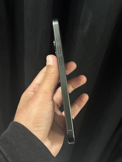 Iphone 15 pro max 256 black sim locked