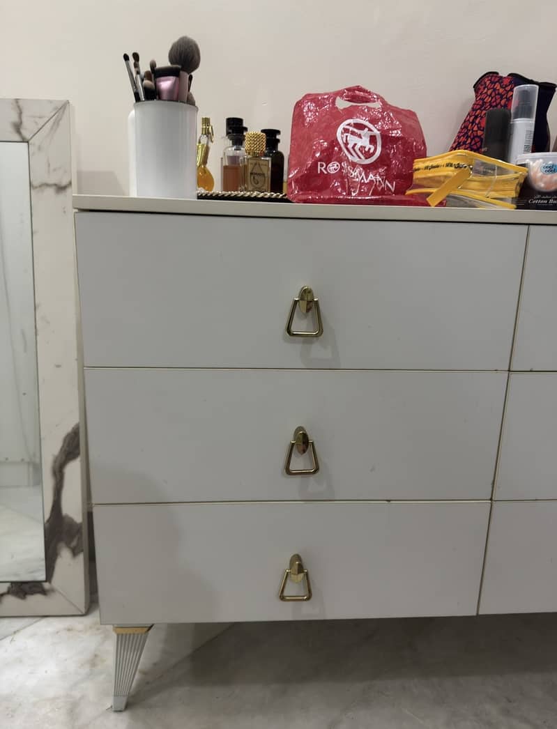 Dressing table with mirror 6