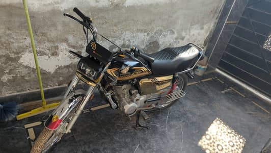 honda 125 special edition black colour