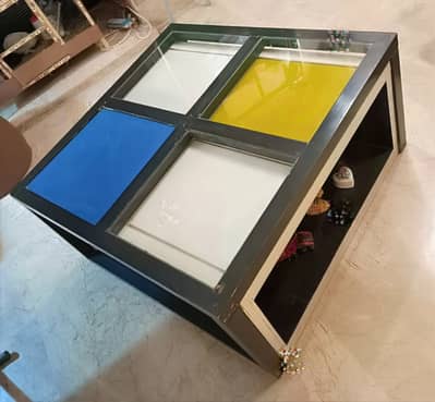 MODERN DESIGNER'S RETRACTABLE CENTER COFFEE TABLE (3FTx3FTX1.5FT)!!!